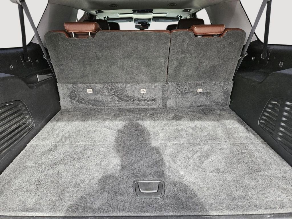 Used 2019 Chevrolet Suburban Premier w/ Premier Plus Edition AWD/4WD image 27