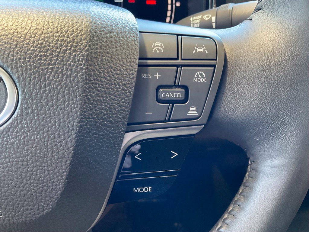 Used 2025 Toyota Camry LE FWD image 13