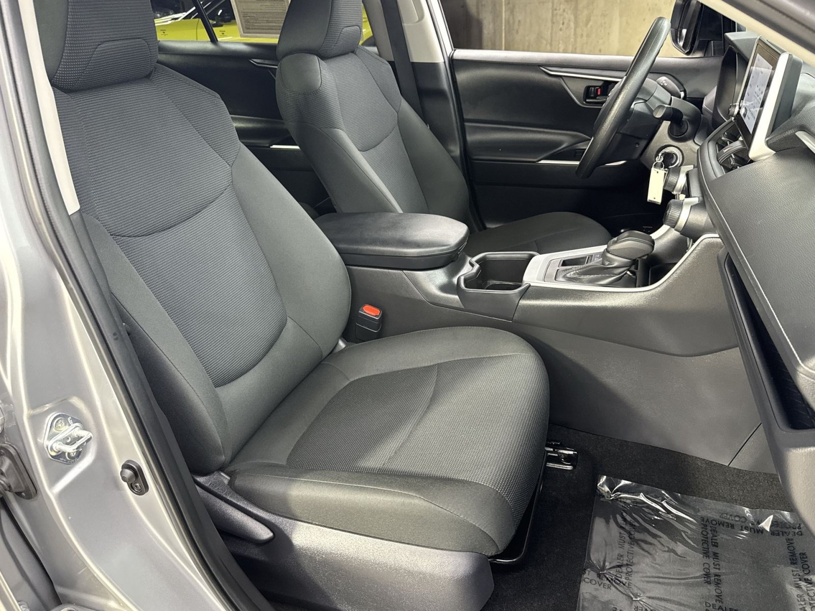 Used 2025 Toyota RAV4 LE AWD/4WD image 39