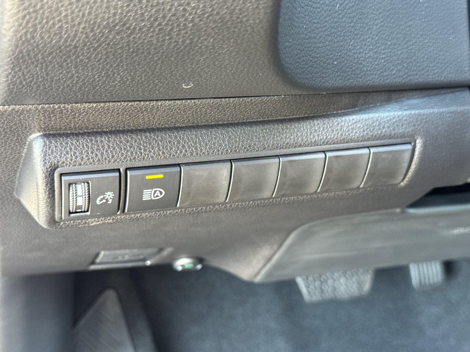 Certified 2026 Toyota Corolla SE FWD image 28