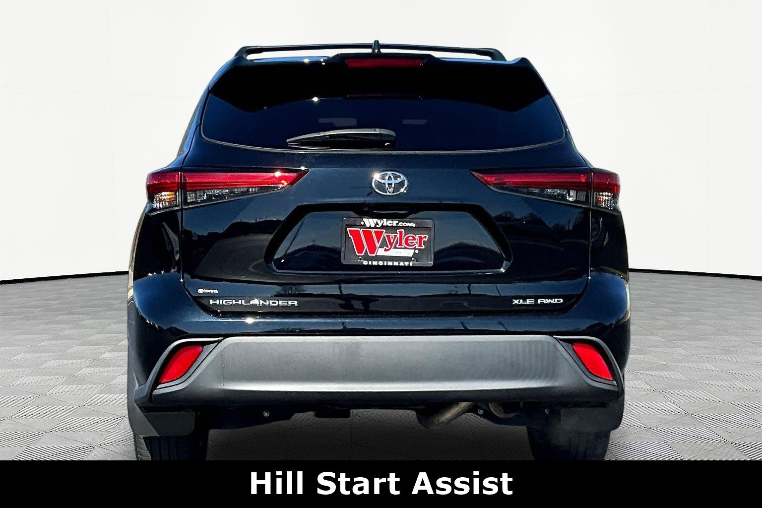 Used 2021 Toyota Highlander XLE image 5