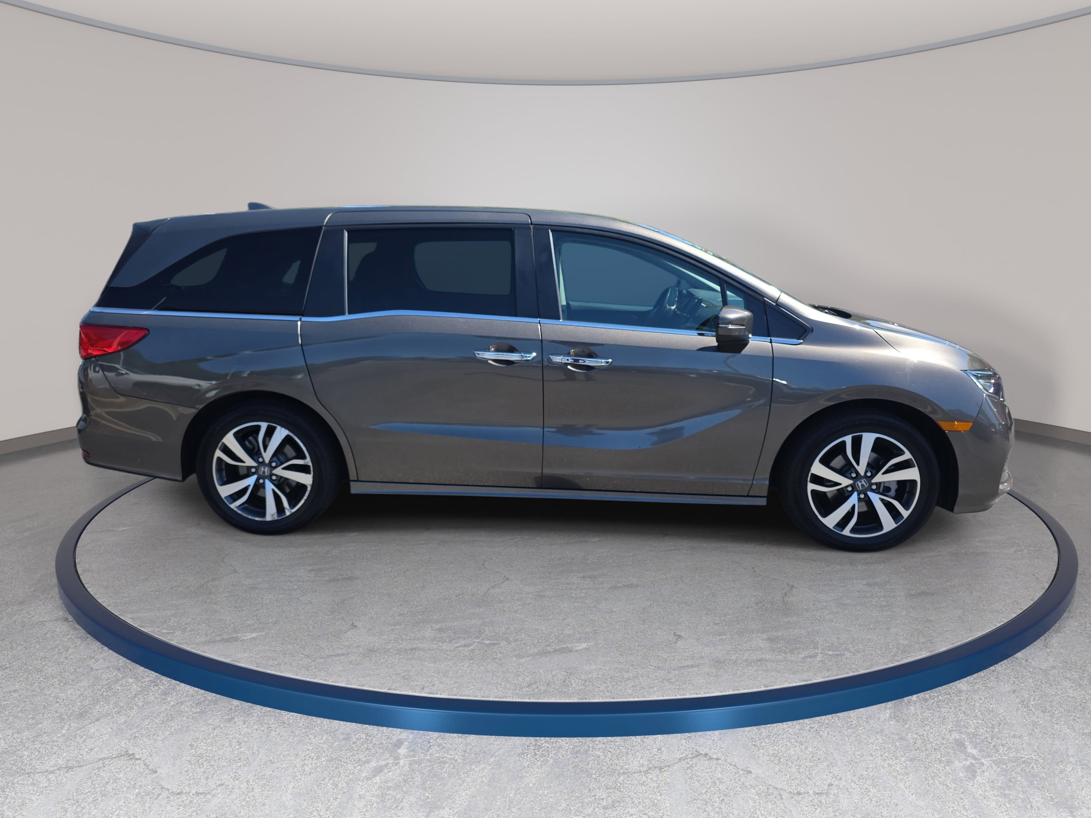 Used 2023 Honda Odyssey Touring image 4
