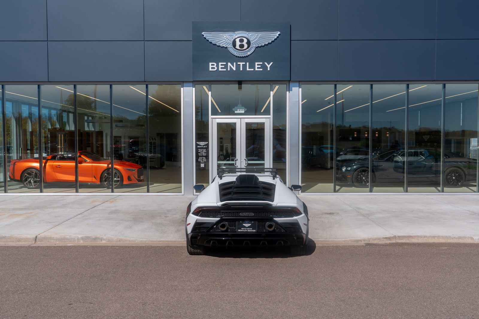 Used 2024 Lamborghini Huracan Sterrato image 17