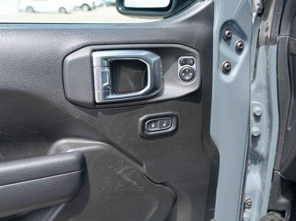 Used 2025 Jeep Wrangler Unlimited Rubicon AWD/4WD image 26