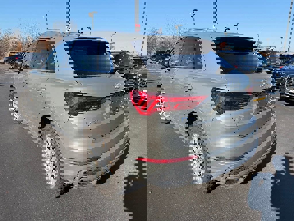 Used 2023 Audi Q3 2.0T Premium Plus w/ Premium Plus Package image 5