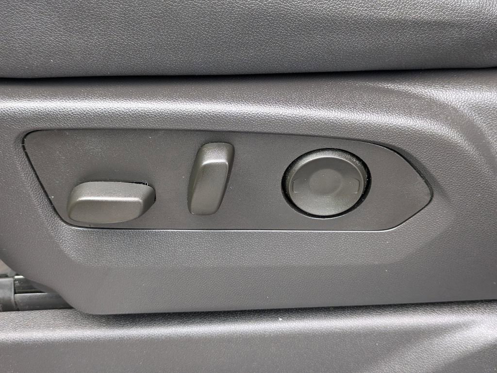 Used 2025 Chevrolet Silverado 1500 ZR2 image 21