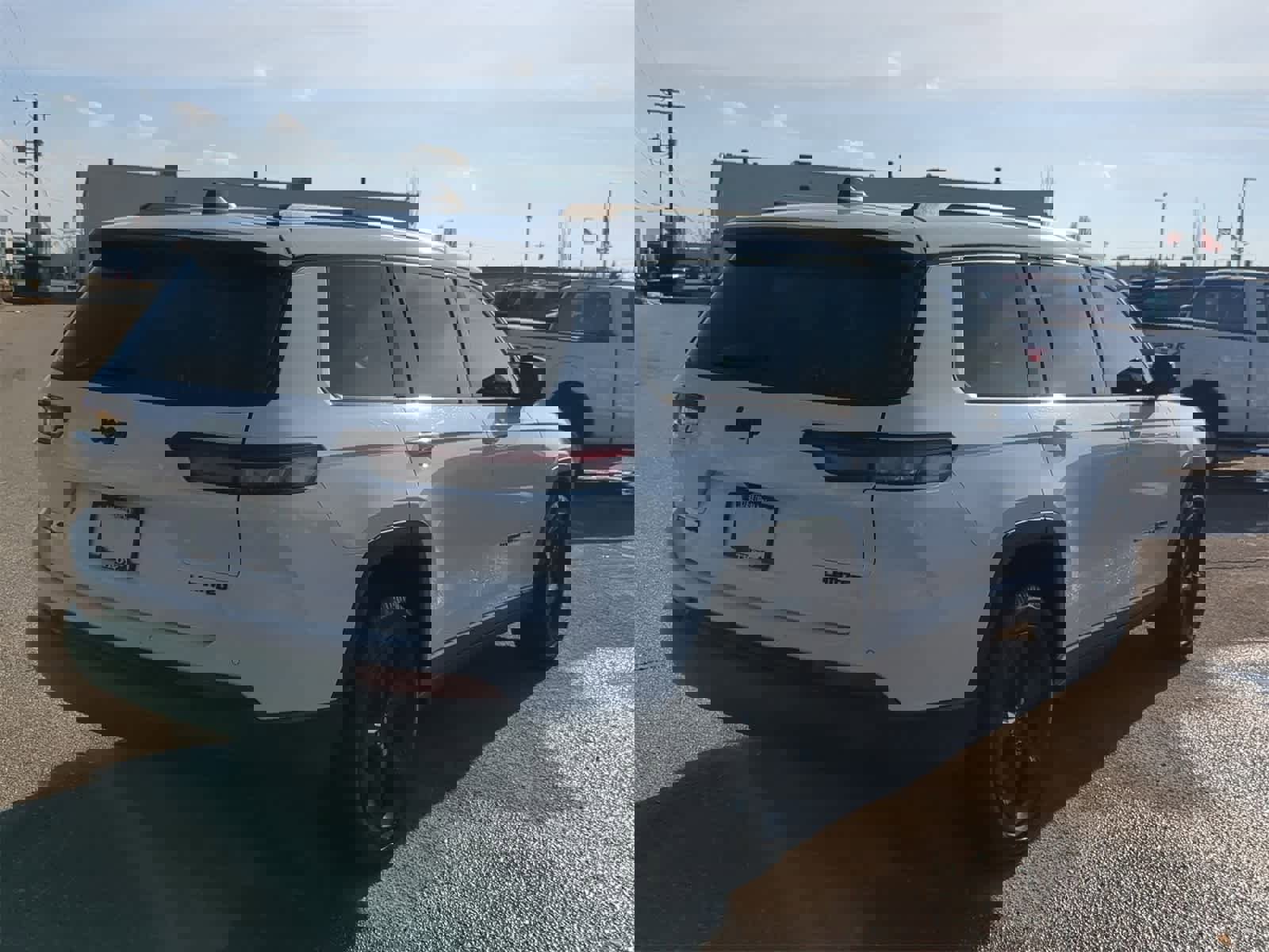 Certified 2022 Jeep Grand Cherokee L Limited w/ Black Appearance Package image 14