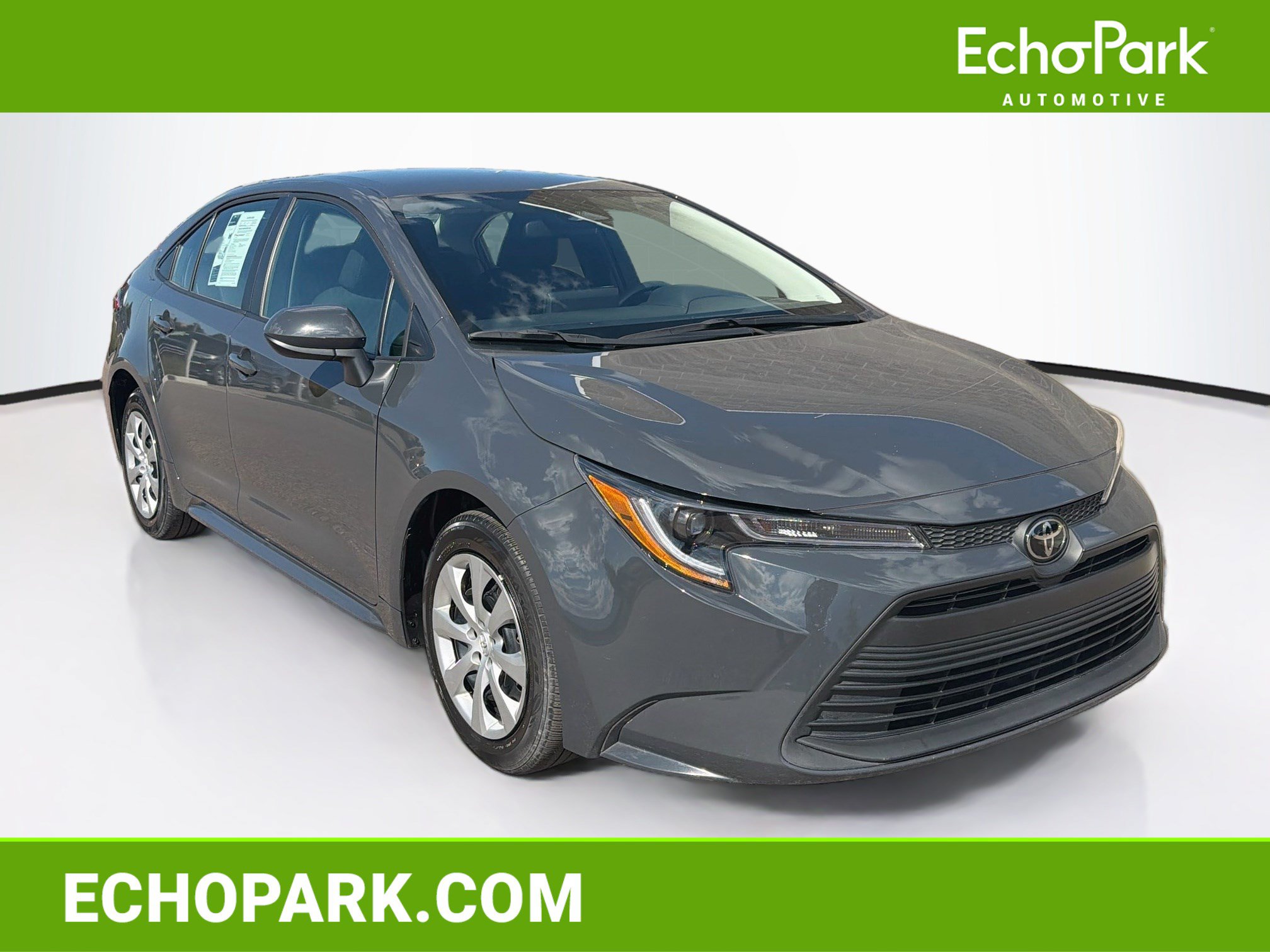 Used 2025 Toyota Corolla LE FWD image 1