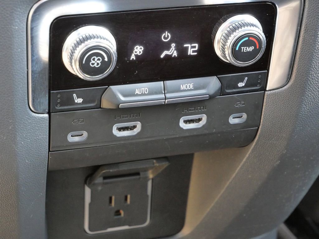 Used 2024 GMC Yukon Denali w/ Denali Reserve Package image 34