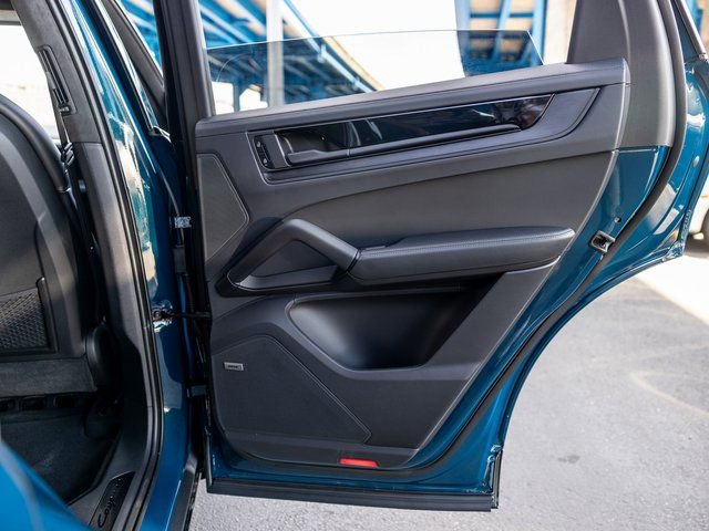 New 2026 Porsche Cayenne GTS image 47