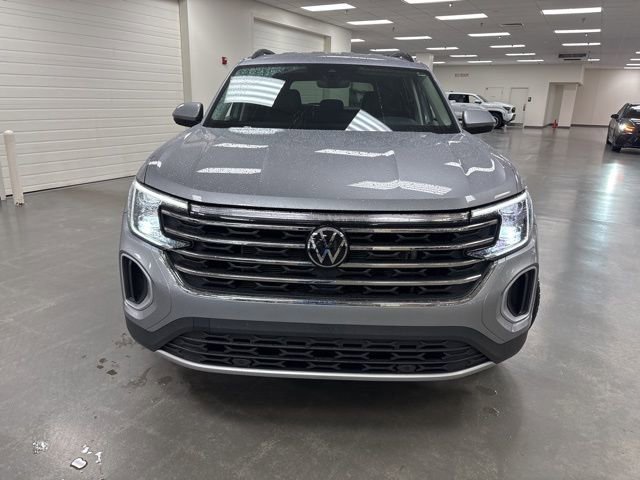 Used 2024 Volkswagen Atlas SE image 3