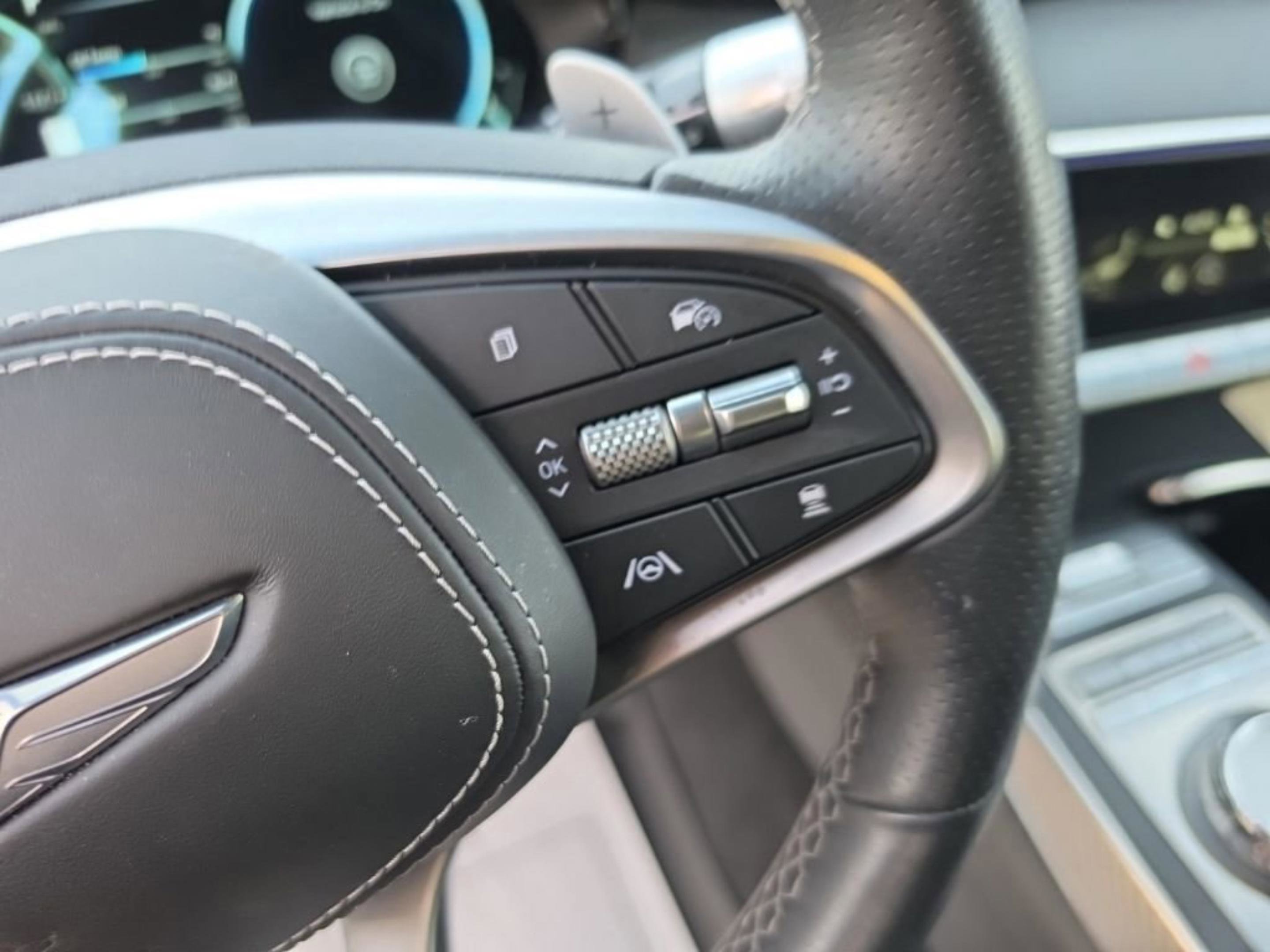 Used 2024 Genesis GV70 2.5T w/ Sport Prestige Package image 14