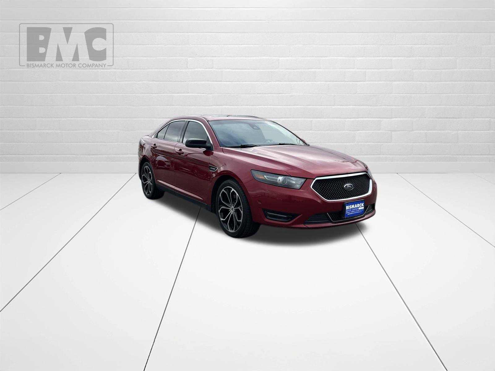 Used 2015 Ford Taurus SHO w/ Equipment Group 401A AWD/4WD image 2
