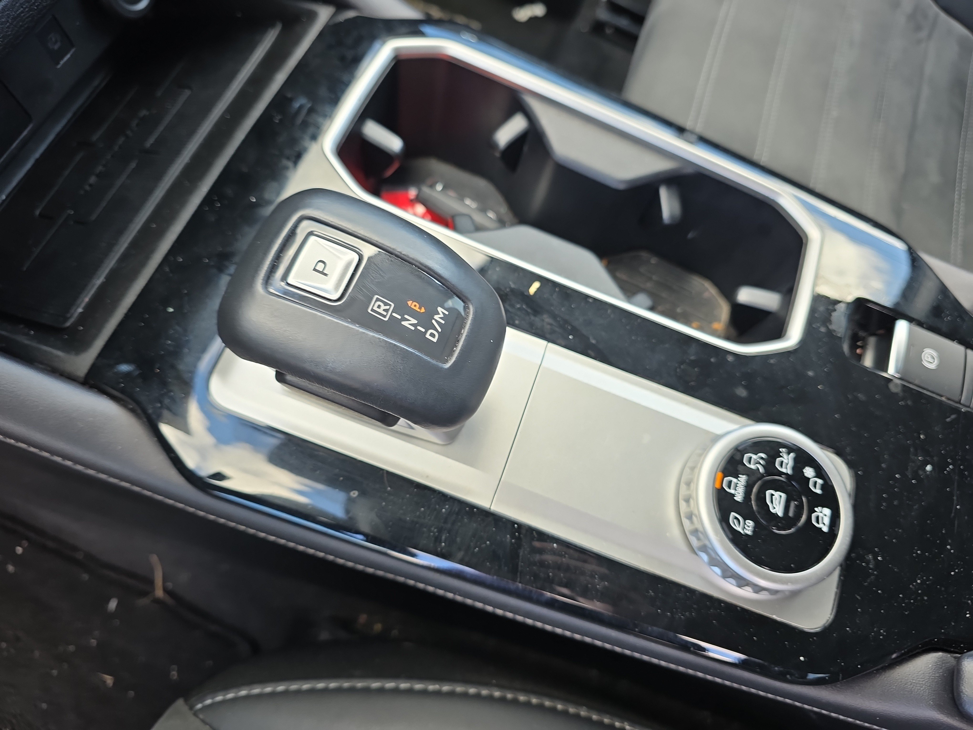 Used 2025 Mitsubishi Outlander SE AWD/4WD image 24