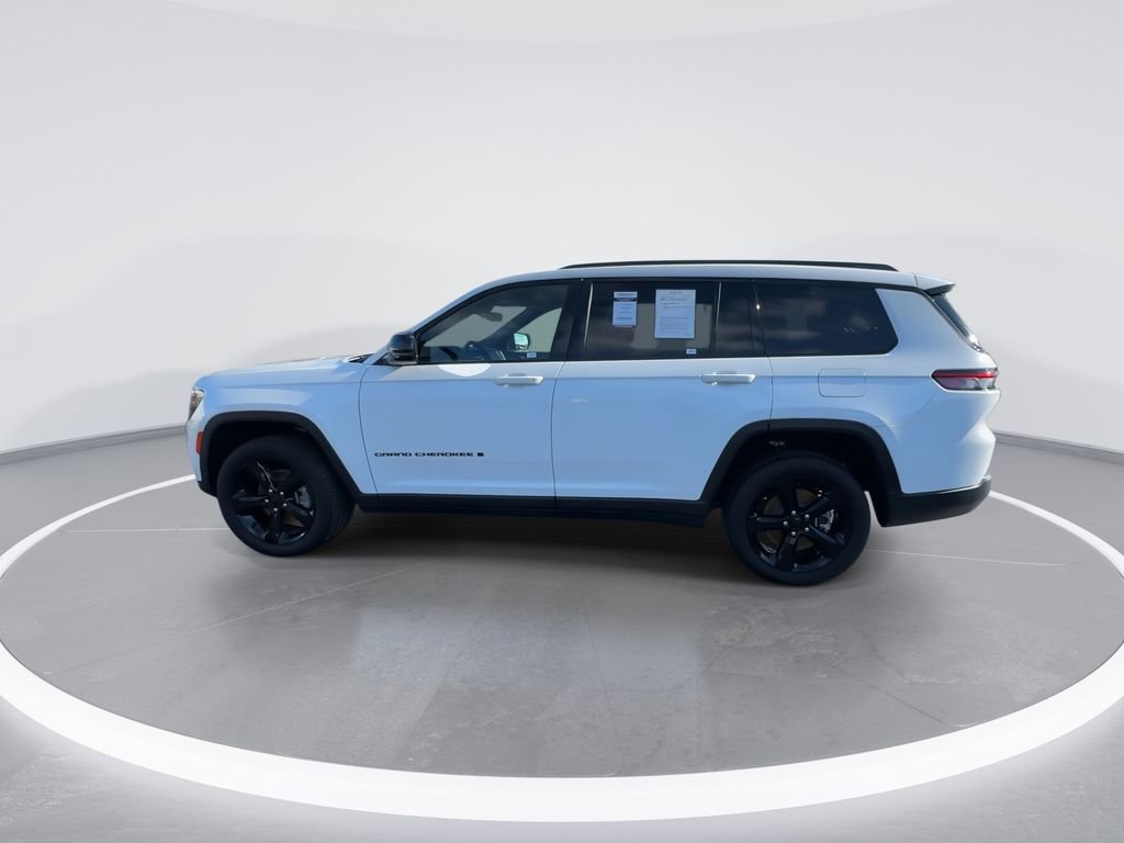 Used 2025 Jeep Grand Cherokee L Limited w/ Black Appearance Package image 5