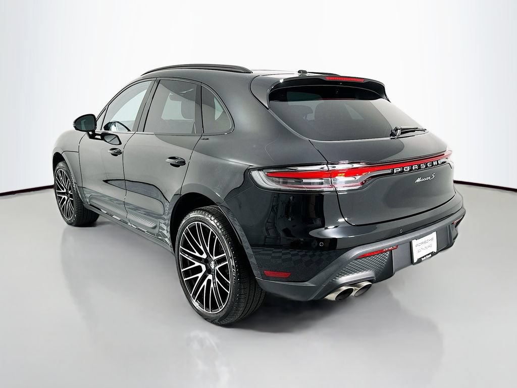 Certified 2025 Porsche Macan S AWD/4WD image 3