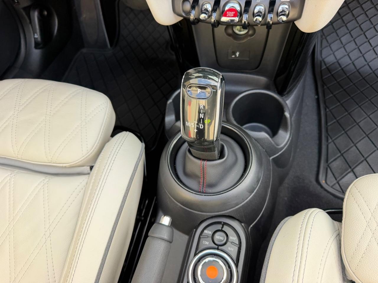 Used 2021 MINI Cooper S w/ Signature Upholstery Package FWD image 27