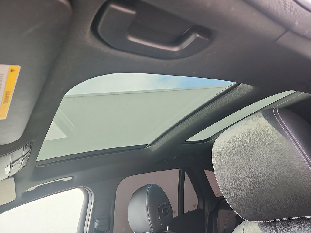 Used 2019 Mercedes-Benz GLC 300 4MATIC w/ Premium Package image 9