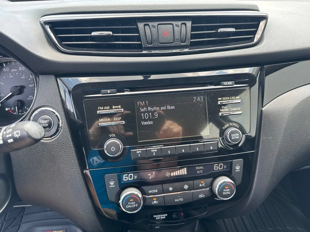 Used 2017 Nissan Rogue Sport SV FWD image 22