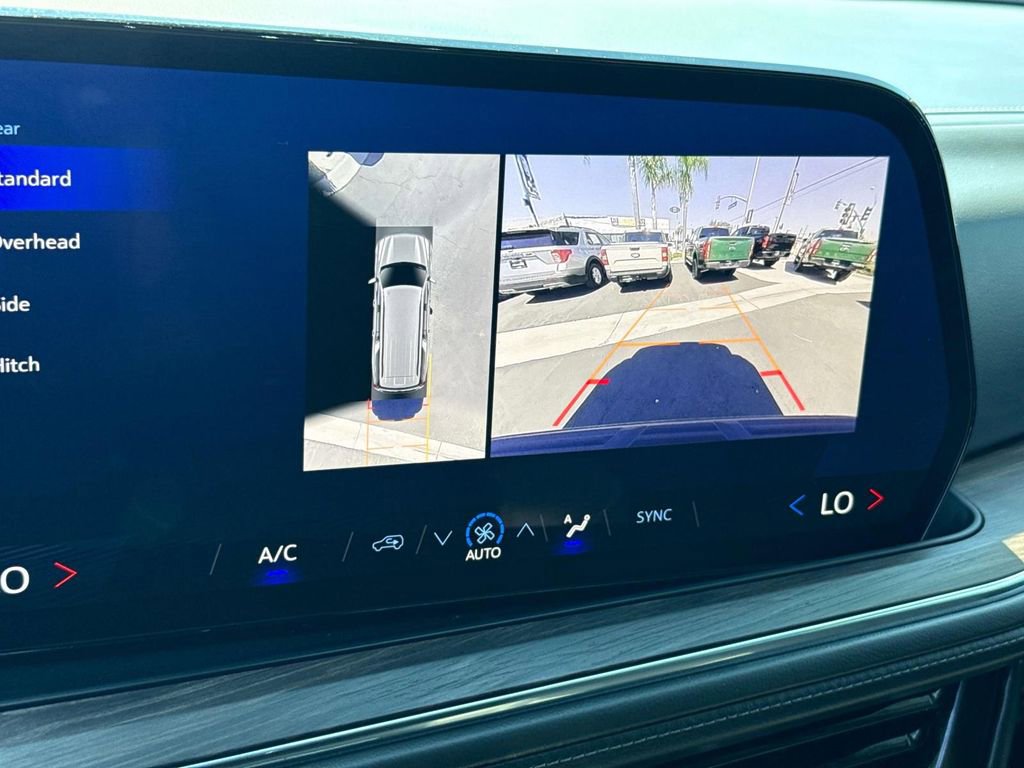 Used 2025 Chevrolet Suburban LS image 28