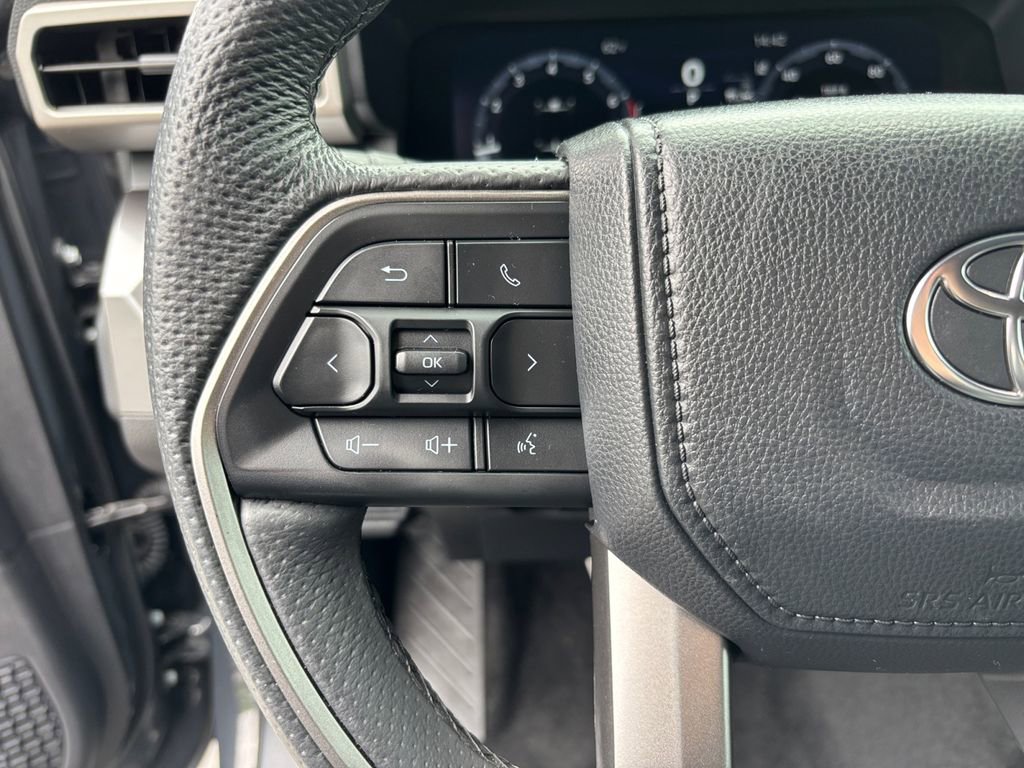 Used 2024 Toyota Tacoma TRD Sport AWD/4WD image 24