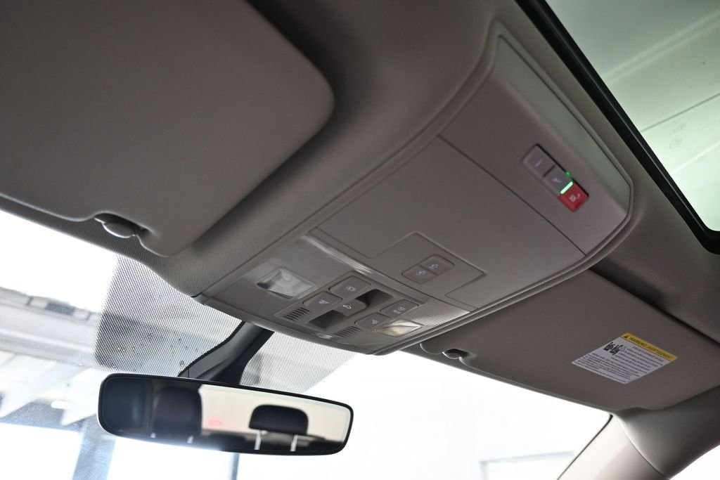 Used 2021 Volkswagen Atlas SE w/ Panoramic Sunroof Package FWD image 24