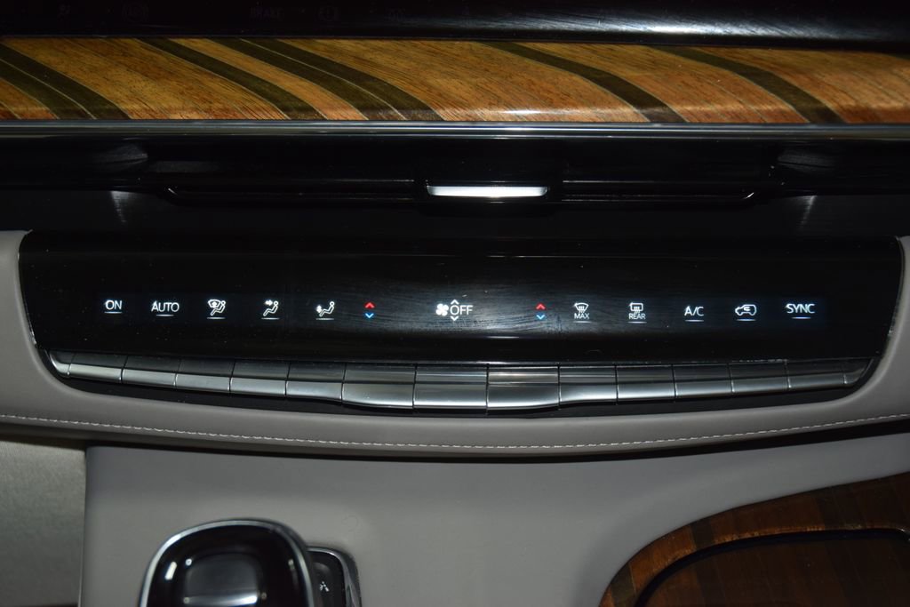 Used 2024 Cadillac Escalade ESV Sport Platinum w/ LPO, ONYX Package AWD/4WD image 34