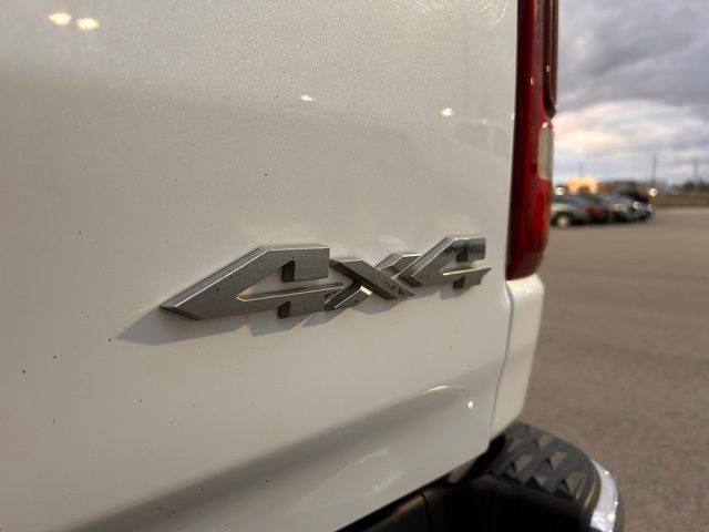 Used 2019 RAM 1500 Laramie AWD/4WD image 13