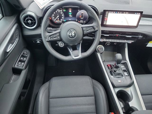 New 2024 Alfa Romeo Tonale Ti w/ Premium Interior Package image 7