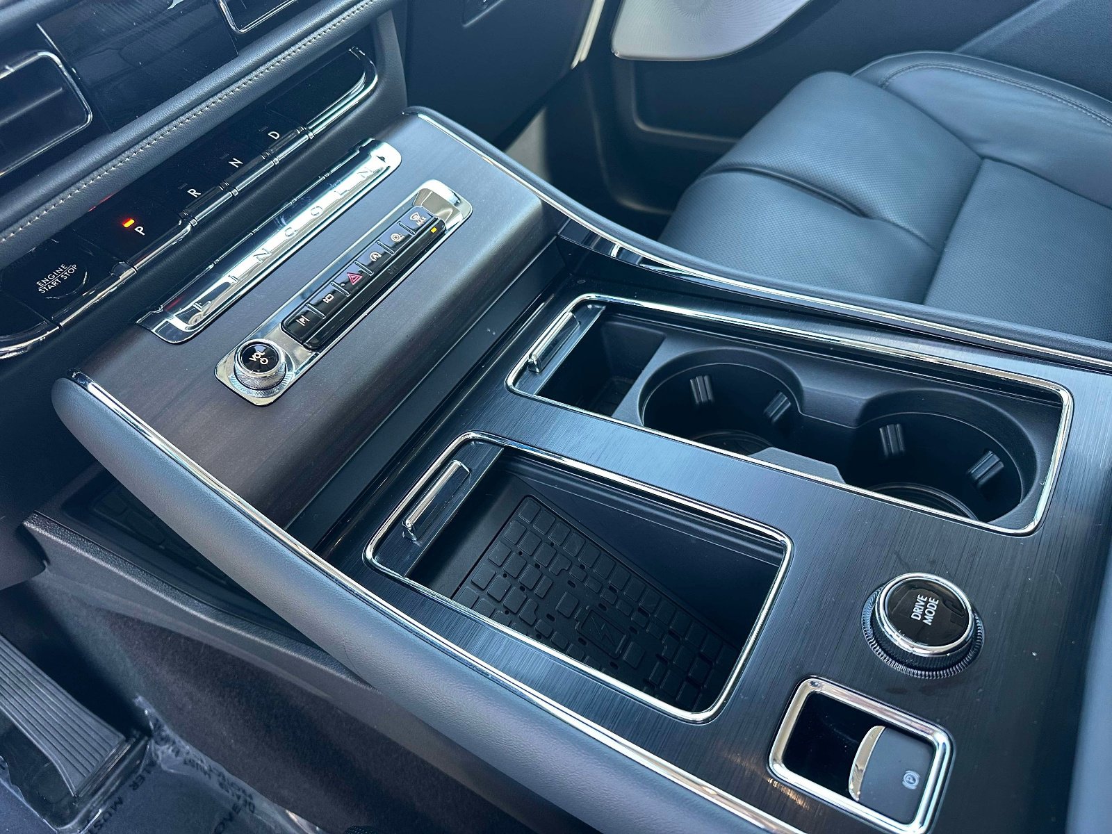 Used 2025 Lincoln Aviator Reserve w/ Equipment Group 201A image 16