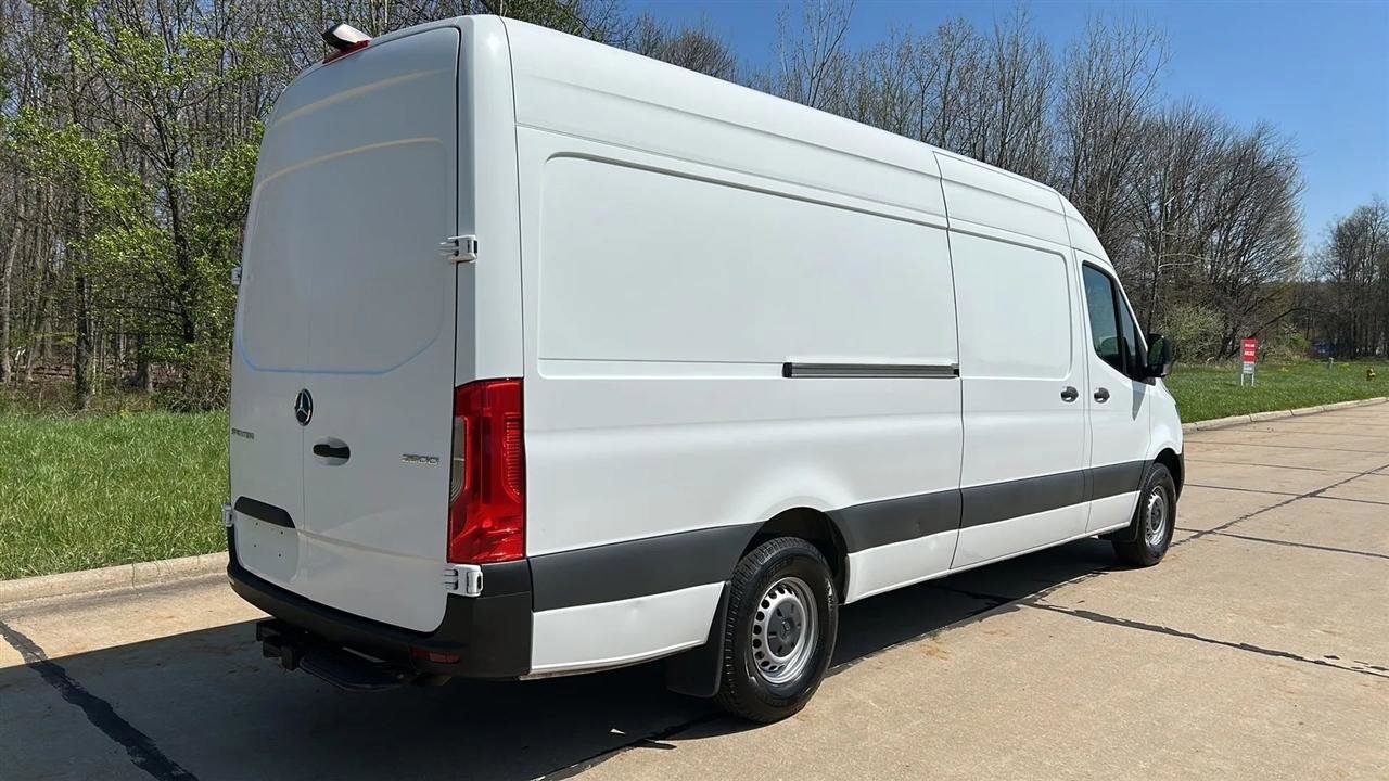 Used 2022 Mercedes-Benz Sprinter 2500 image 8