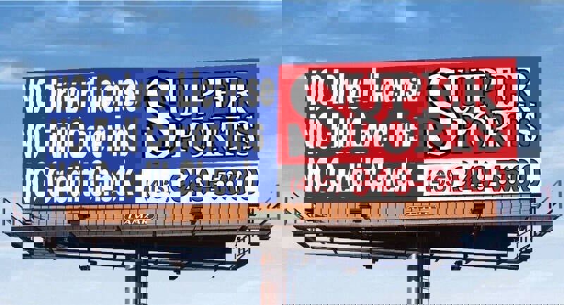 Used 2018 Dodge Charger SXT Plus image 2