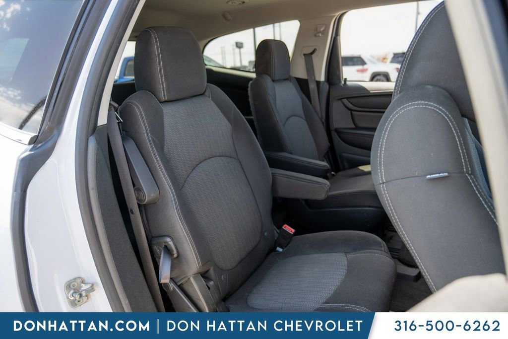 Used 2017 Chevrolet Traverse LT w/ Style and Technology Package image 23