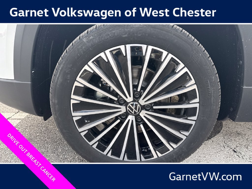 New 2026 Volkswagen Taos SE FWD image 10