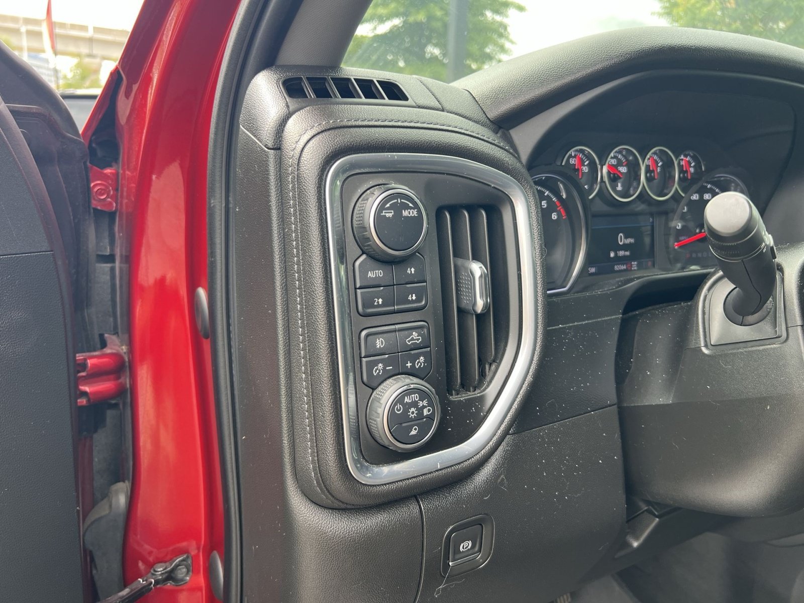 Used 2021 Chevrolet Silverado 1500 LT Trail Boss w/ Convenience Package II AWD/4WD image 25