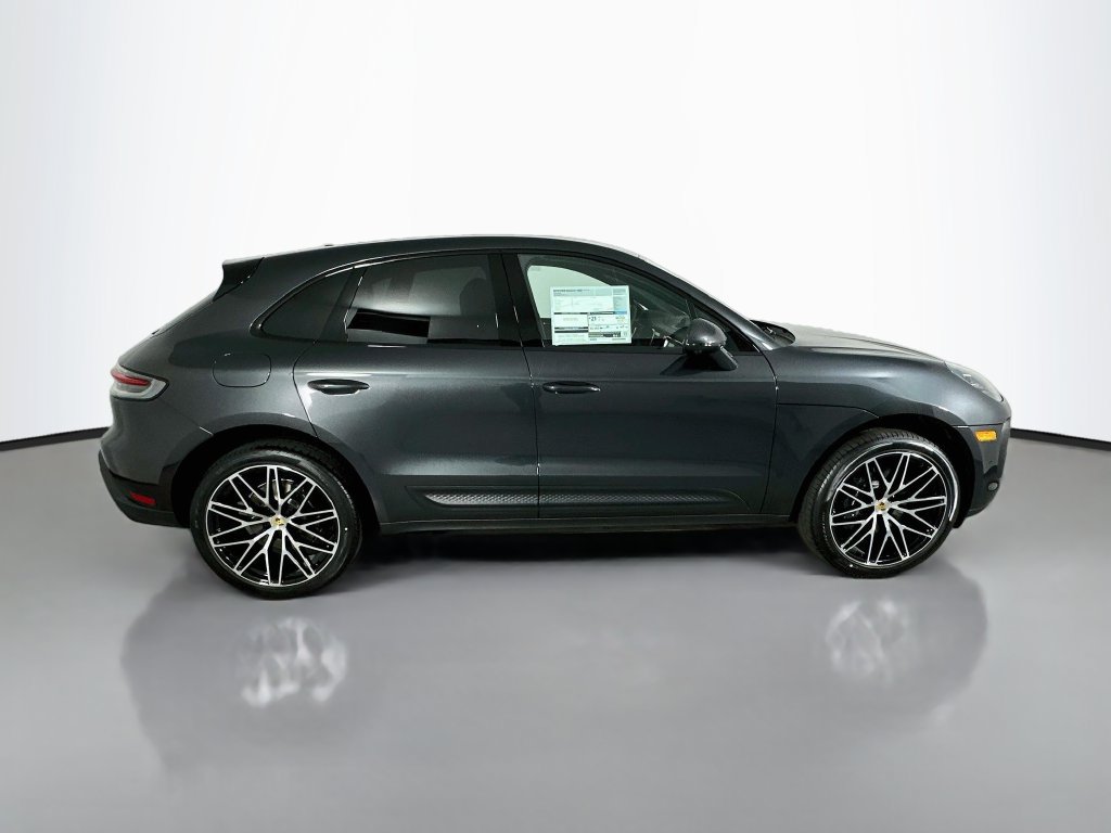 Certified 2026 Porsche Macan AWD/4WD image 8