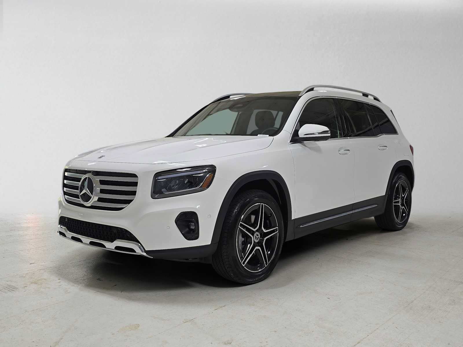 Used 2026 Mercedes-Benz GLB 250 4MATIC image 7