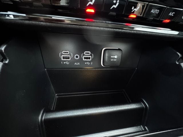 Used 2023 Jeep Grand Cherokee L Limited AWD/4WD image 36
