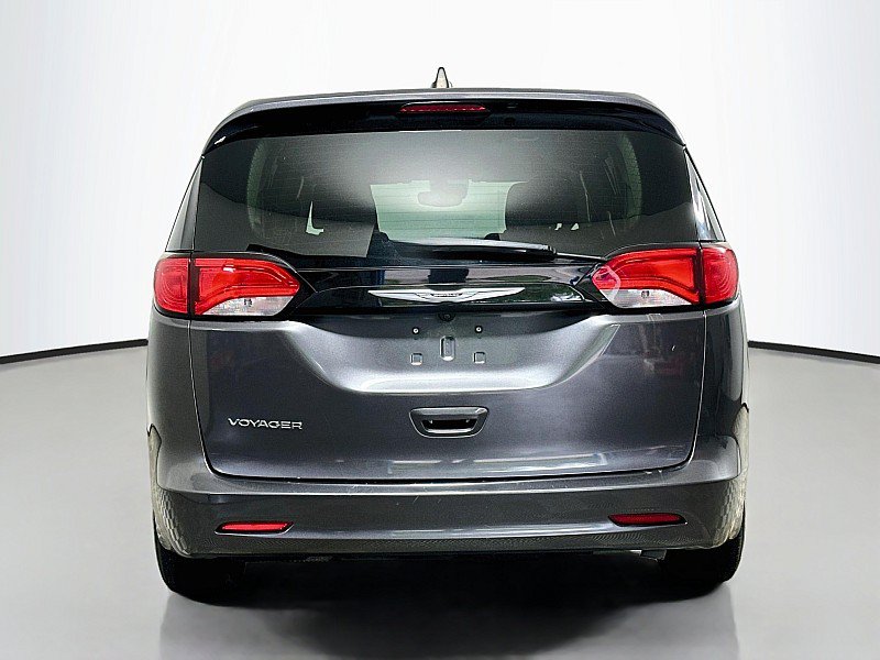 Used 2023 Chrysler Voyager LX FWD image 6