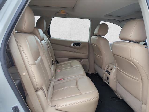 Used 2017 Nissan Pathfinder Platinum AWD/4WD image 21