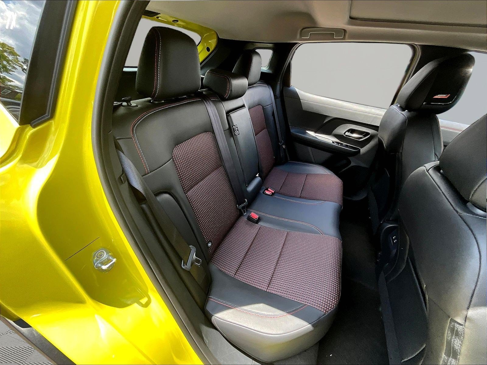 New 2026 Nissan Kicks SR w/ SR Premium Package FWD image 20