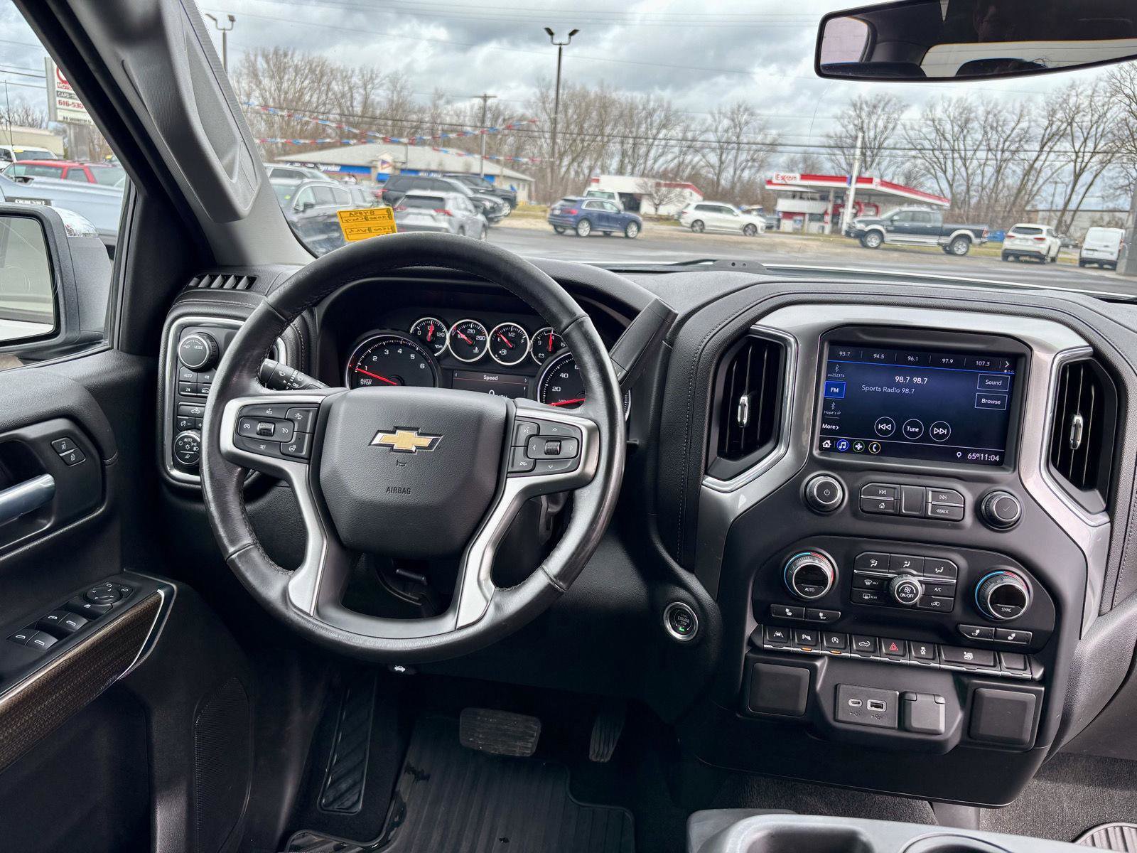 Used 2020 Chevrolet Silverado 1500 LT w/ Convenience Package image 3