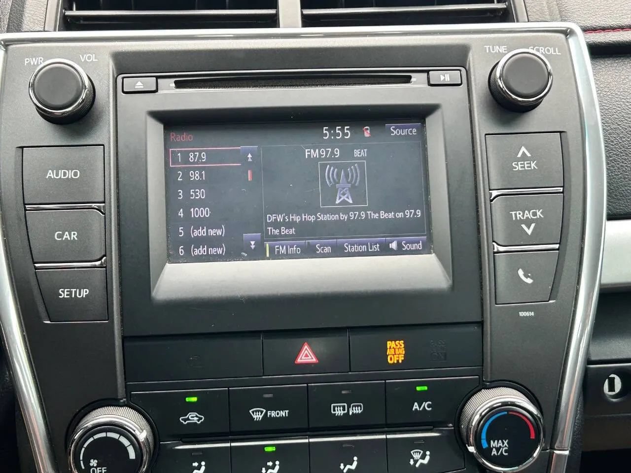 Used 2017 Toyota Camry SE FWD image 20