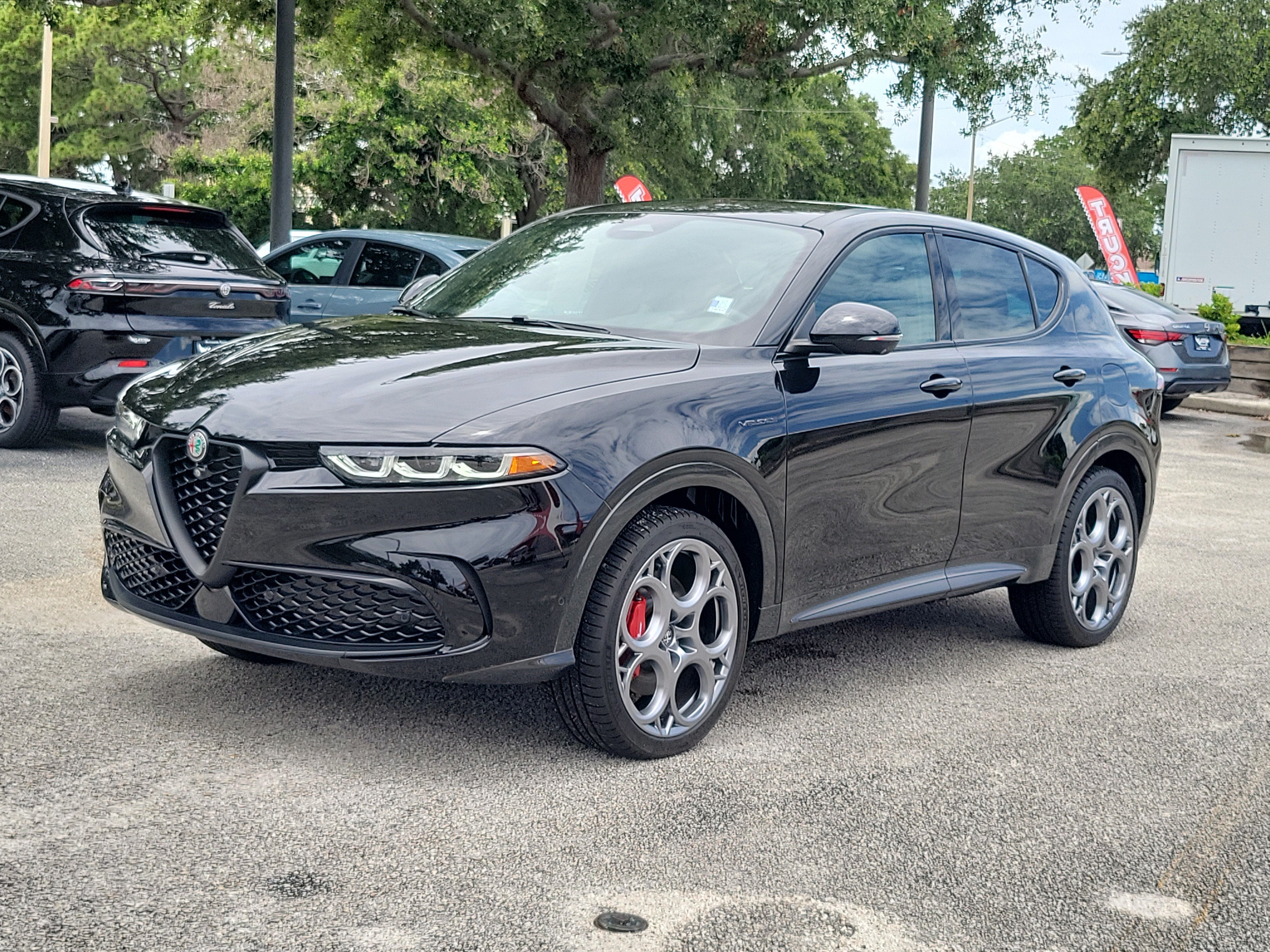 Used 2024 Alfa Romeo Tonale Ti AWD/4WD image 2
