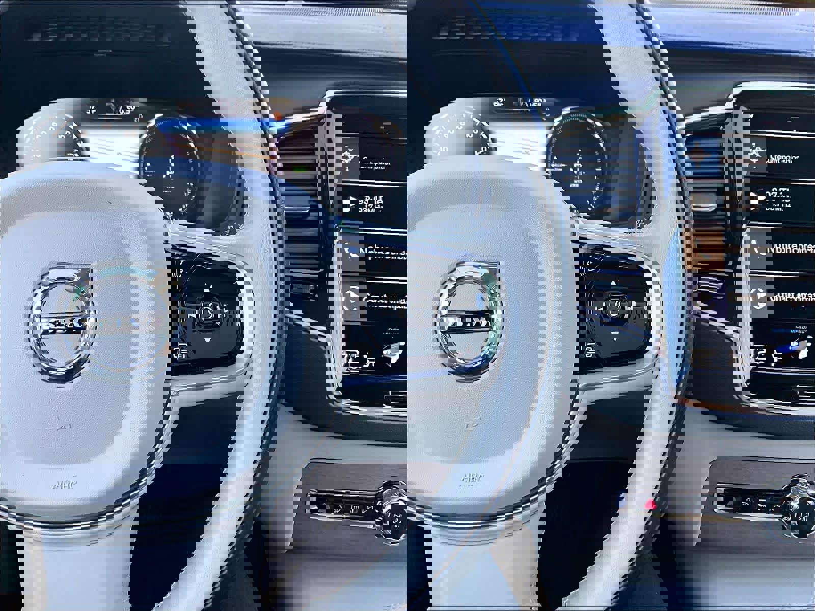 Used 2022 Volvo XC90 T8 Inscription w/ Advanced Package image 22