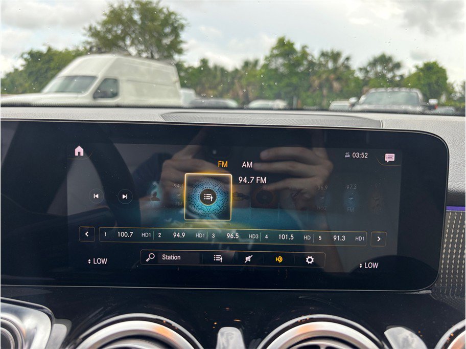 Used 2022 Mercedes-Benz GLB 250 image 29