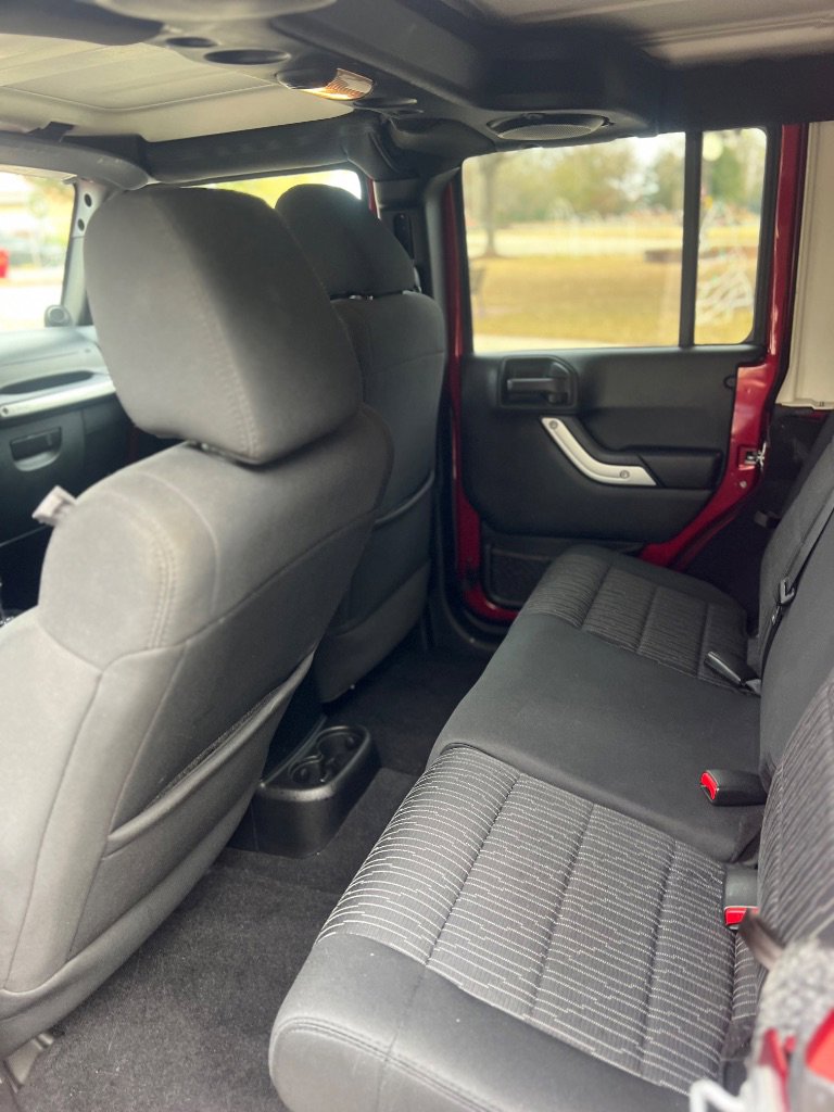 Used 2012 Jeep Wrangler Unlimited Sahara w/ Dual Top Group image 6