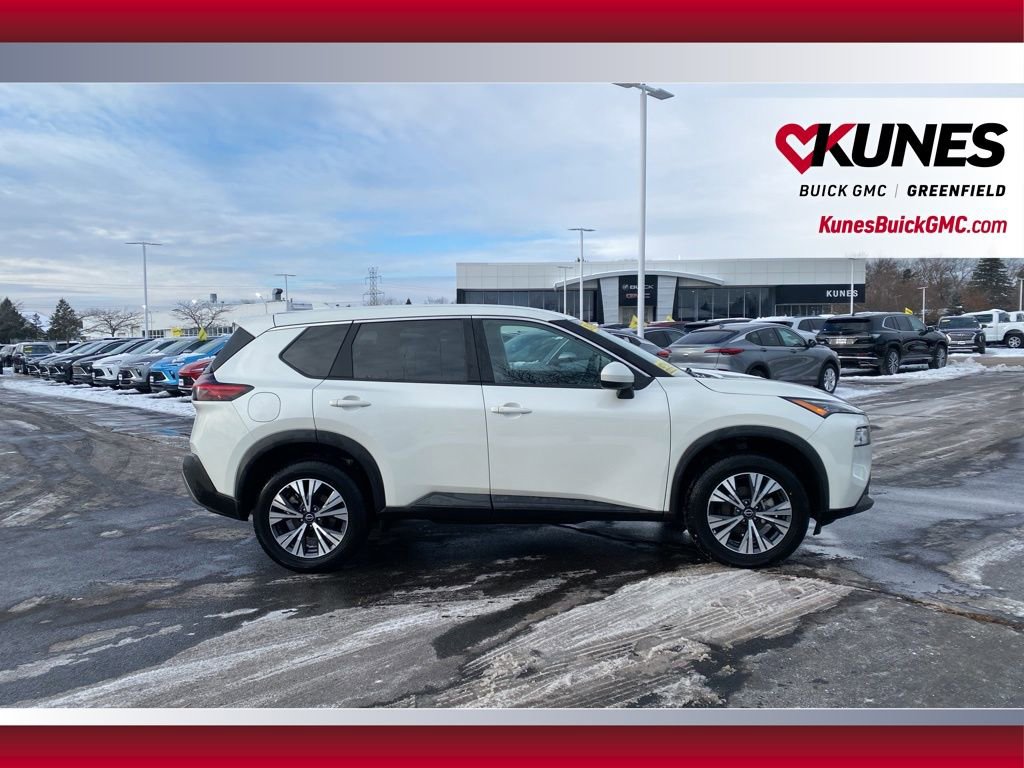 Used 2023 Nissan Rogue SV image 4