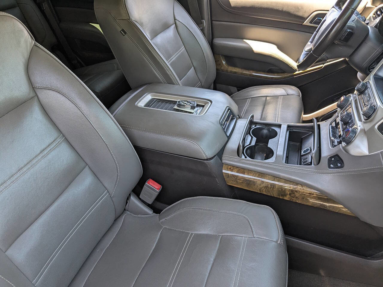 Used 2017 GMC Yukon Denali w/ Open Road Package image 11