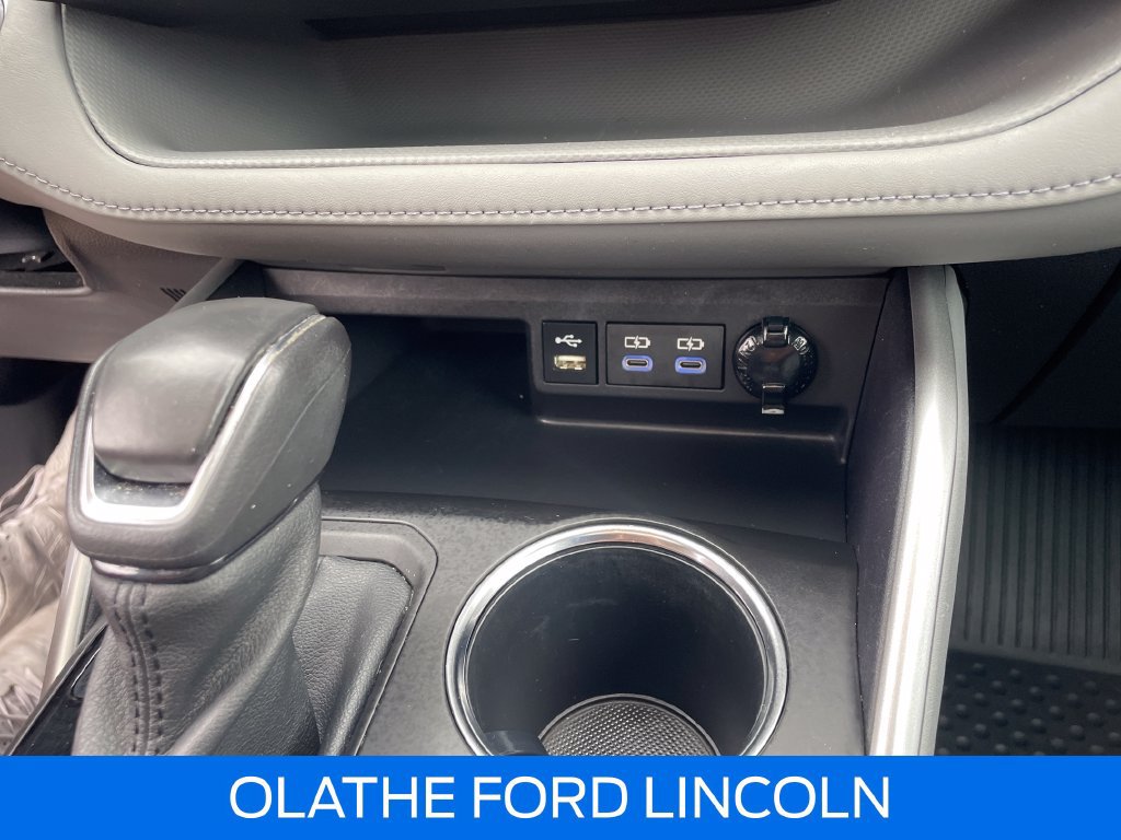 Used 2022 Toyota Highlander XLE AWD/4WD image 12